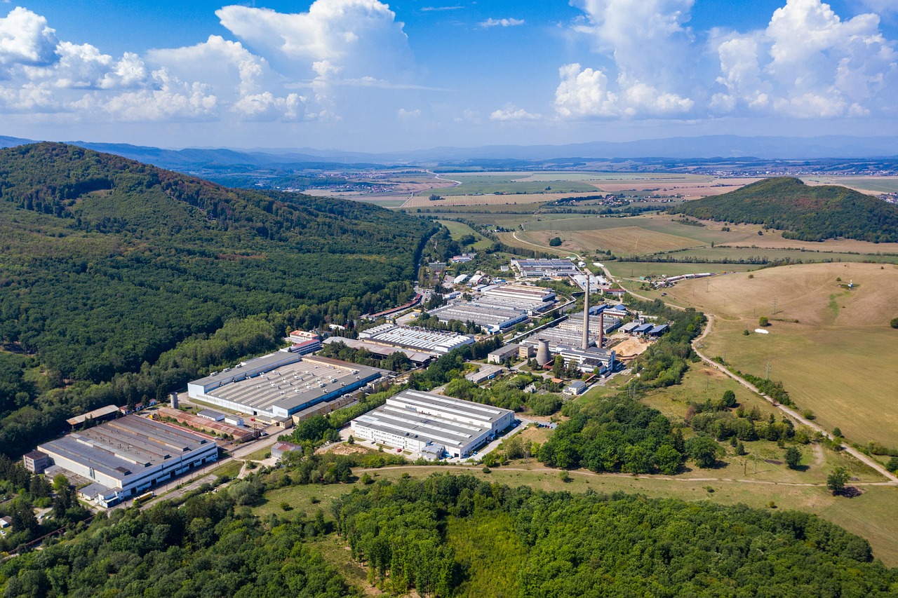 Klemen Eržen and Samo Lončar Publish on Spatial Planning and Property Rights in Pravna praksa